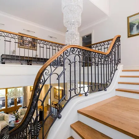 Stately In Warsaw Villa Magdalenka