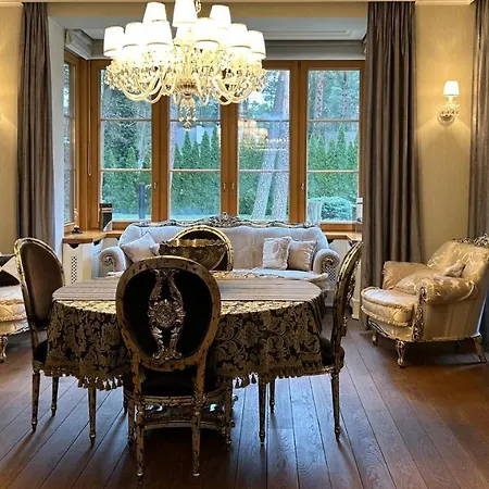 Villa Stately In Warsaw