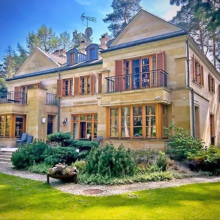 Villa Stately In Warsaw *