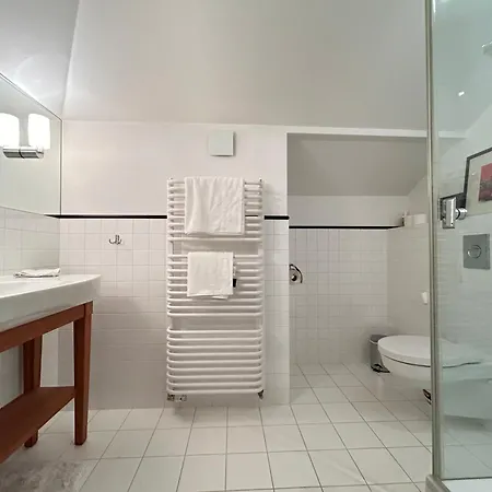 Stately In Warsaw Villa *