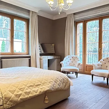 Stately In Warsaw Villa *