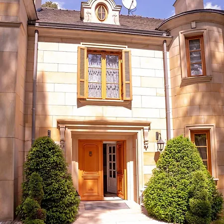 Villa Stately In Warsaw Magdalenka