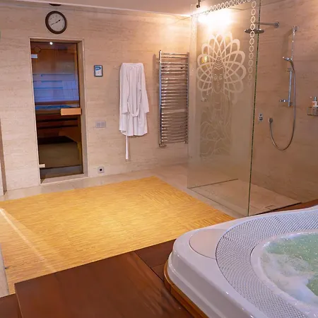 Stately In Warsaw Magdalenka