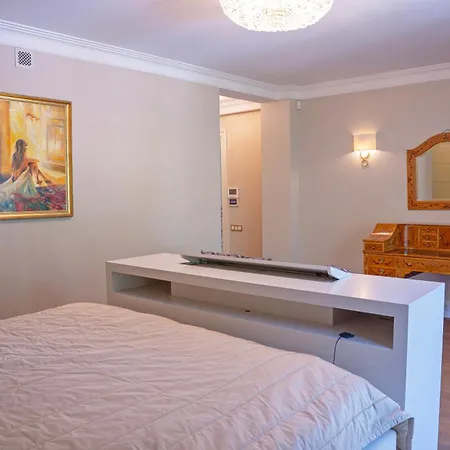 Βίλα Stately In Warsaw Magdalenka