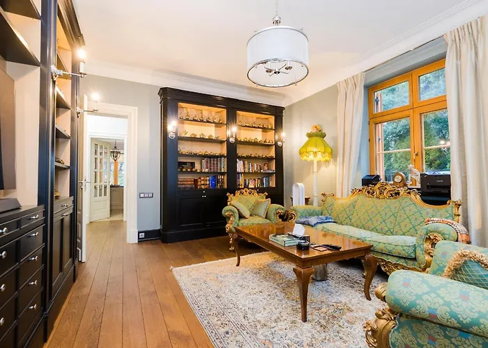 Stately In Warsaw Вилла *