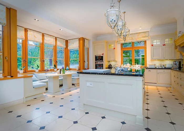 Stately In Warsaw * Magdalenka