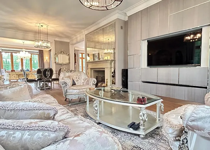 Stately In Warsaw Вилла *