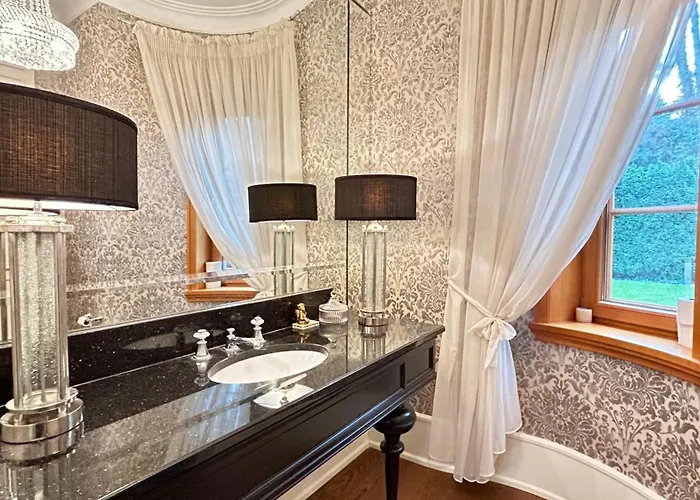 Stately In Warsaw Вилла