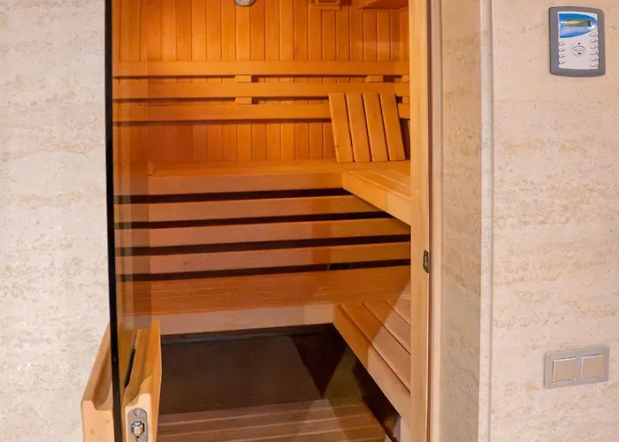 Вилла Stately In Warsaw Magdalenka