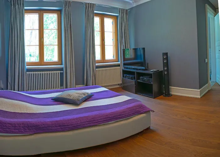 Stately In Warsaw Magdalenka