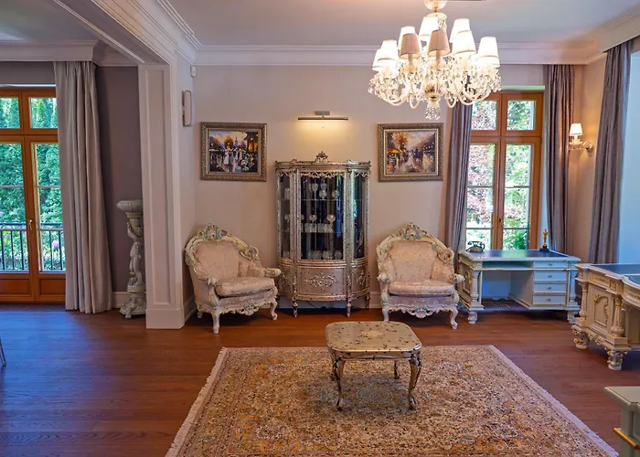 Вилла Stately In Warsaw