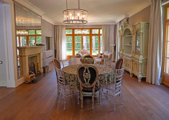 Вилла Stately In Warsaw