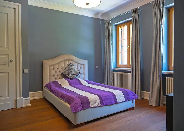 Stately In Warsaw Вилла *