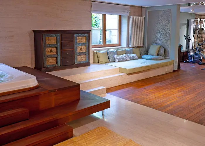 Stately In Warsaw Вилла