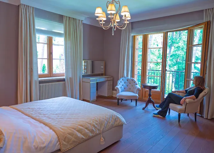 Stately In Warsaw Вилла *